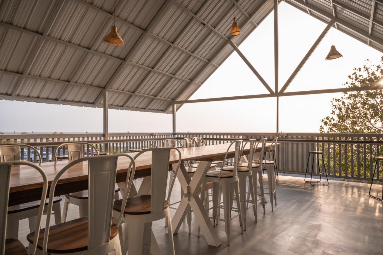 Praveg Beach Resort Daman Lighthouse Beach Экстерьер фото
