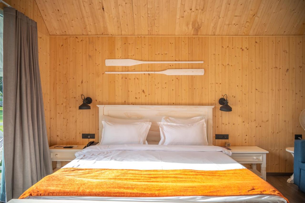 Praveg Beach Resort Daman Lighthouse Beach Экстерьер фото